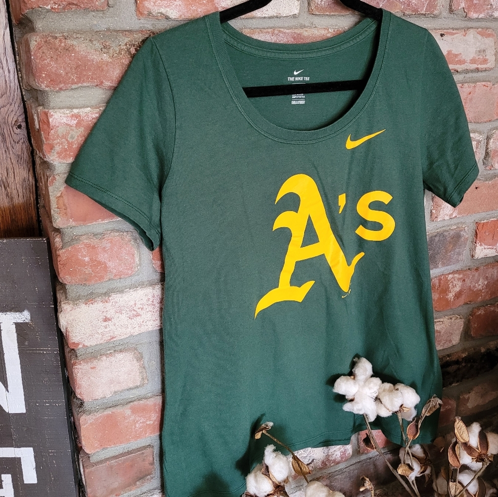 Nike Oakland Athletics A’s Green T-Shirt Women’s Size M MLB Baseball Tee⚾️